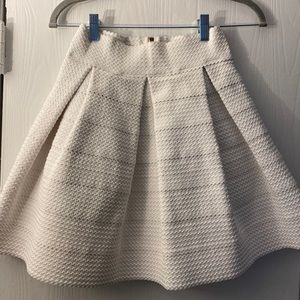 White textured skirt